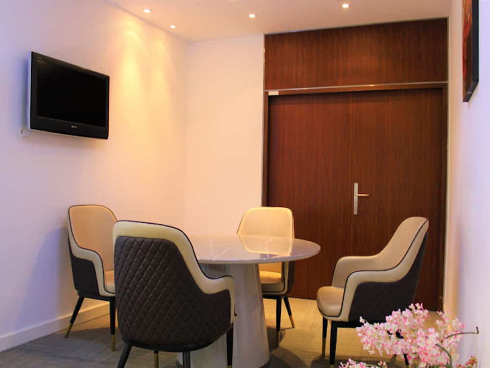 Victor Business Center