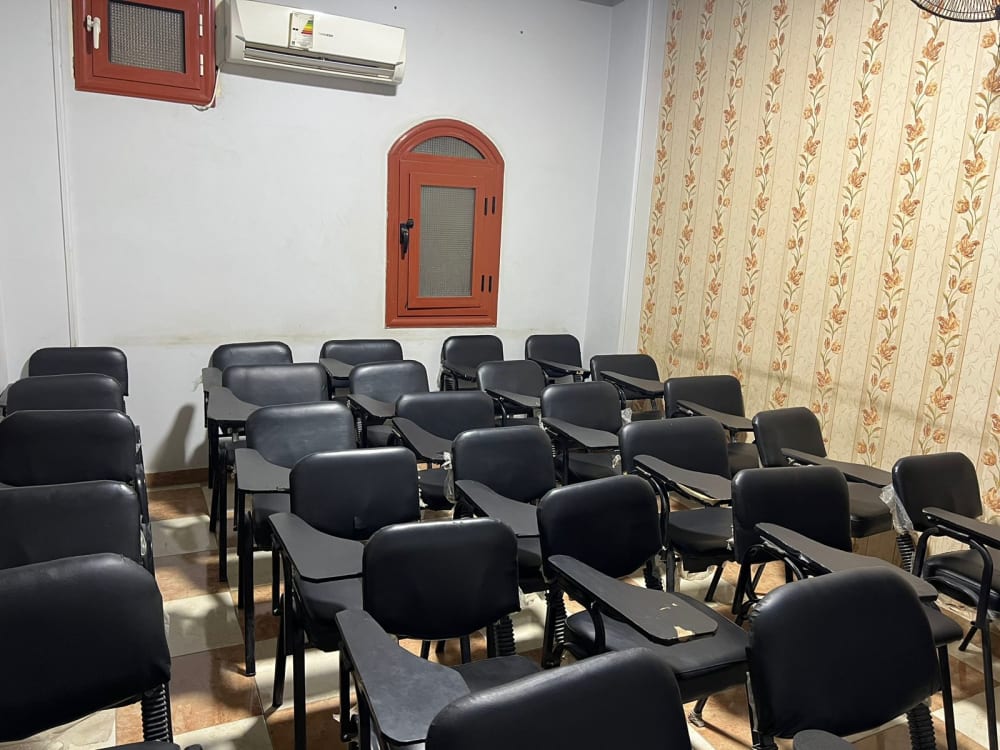 https://www.tiktok.com/@sarrahcoworkingspace?_r=1&