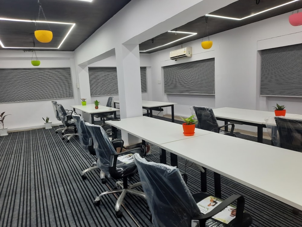 Youth Coworking Sunrise Tower- Indore