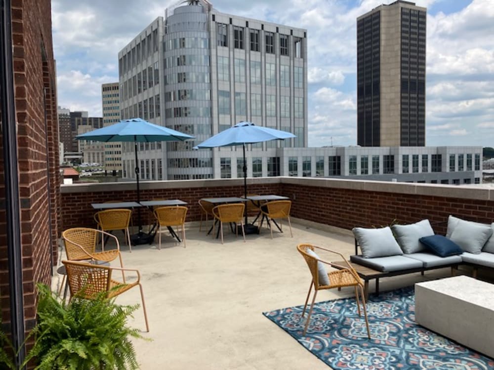 Expansive Shockoe Slip