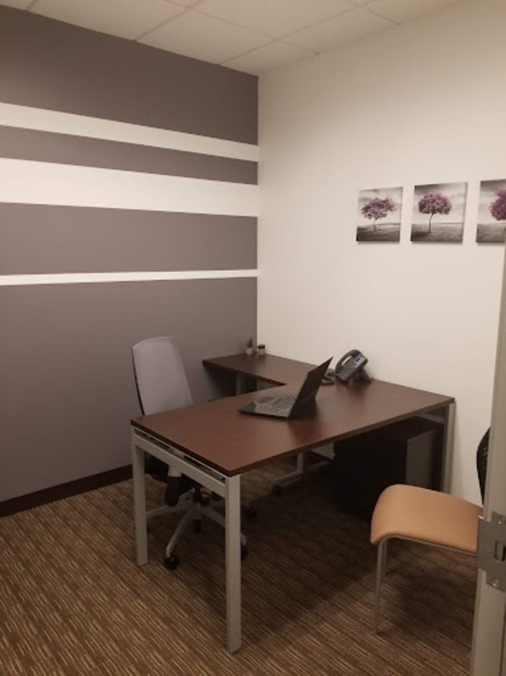 Regus Deer Valley Union Hills Office Plaza