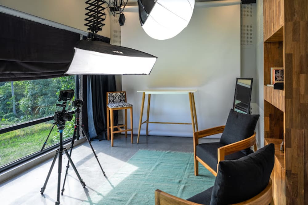 Lighthouse Cafe Bar Lounge Event Spaces Studios