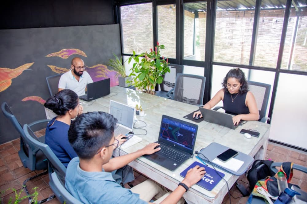 Colour Minds-Sarasavi