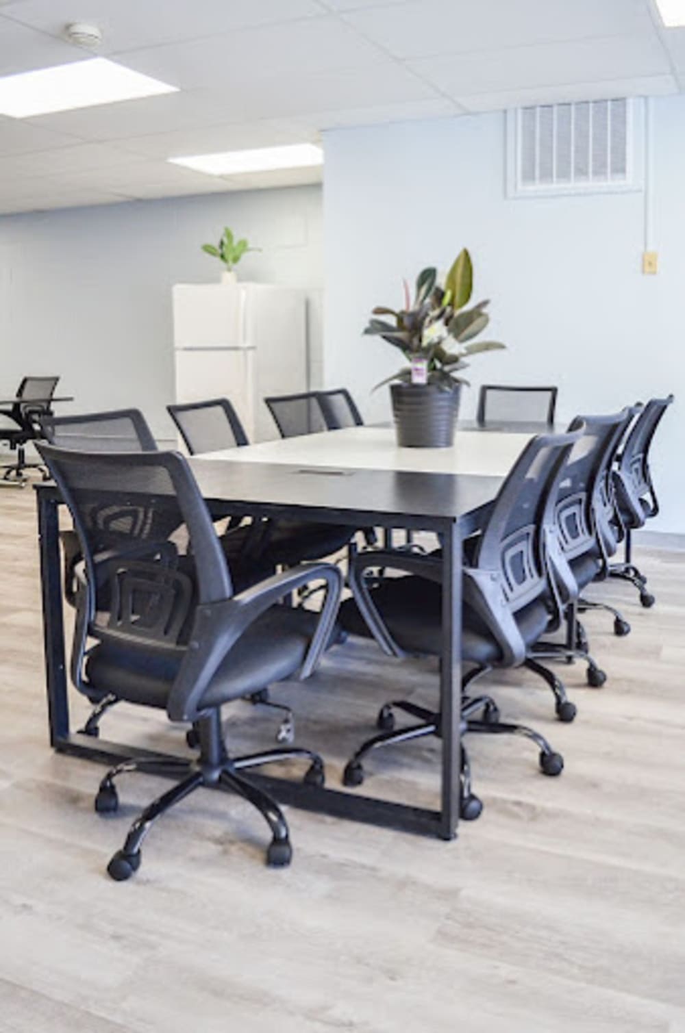 Akin's Business Centre