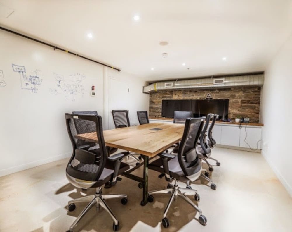 iQ Offices Yonge St- Toronto