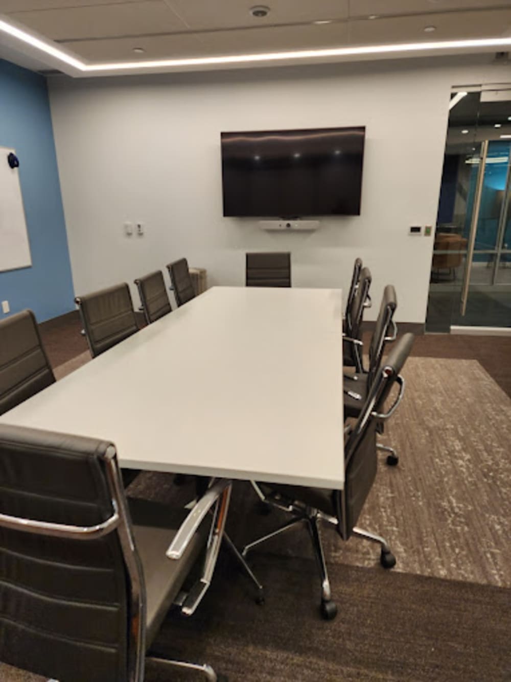 Carlyle Tower powered cove