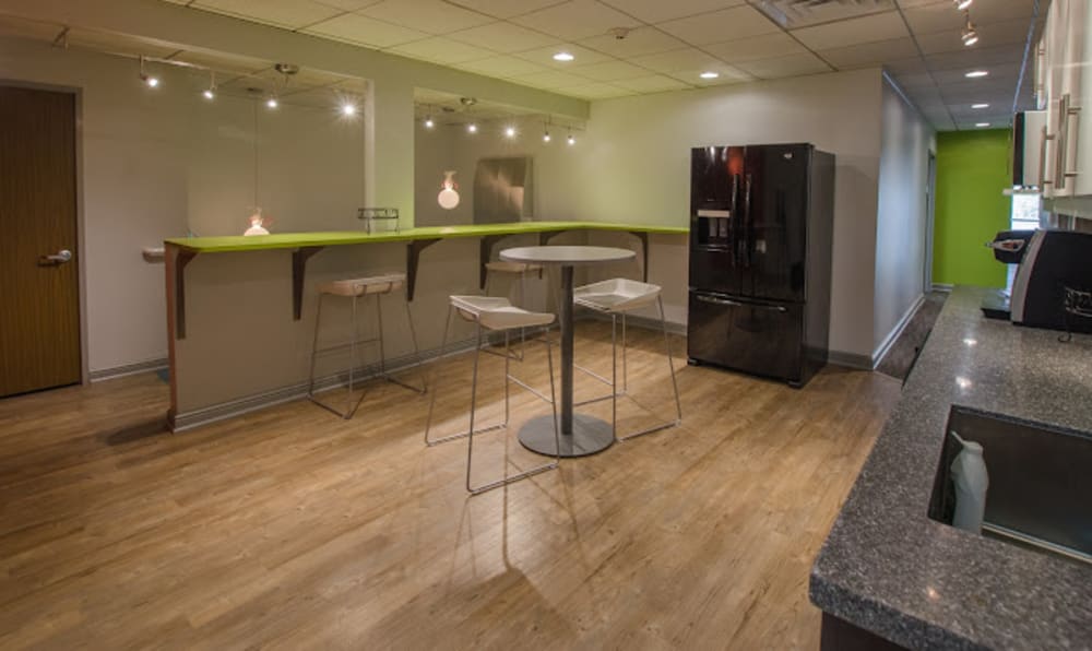 Center 615-Office Spaces