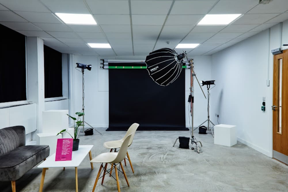 MAKE IT Barking London