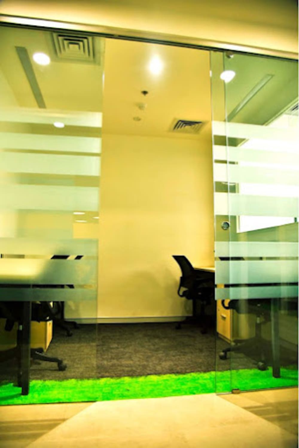 Springhouse Coworking SHGU008