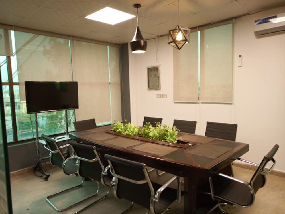 Pneurs Coworking Space