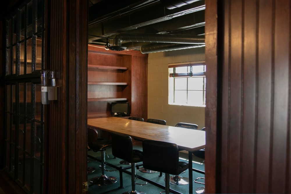 Big Easy Desk Coworking-Cuyahoga Falls