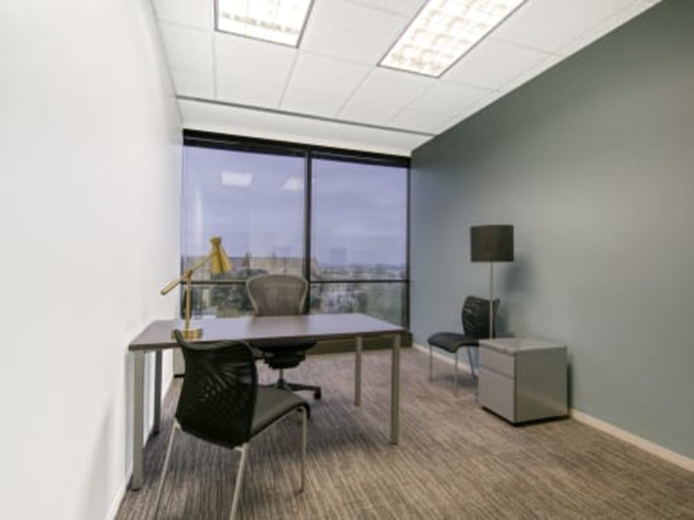 Regus American Center