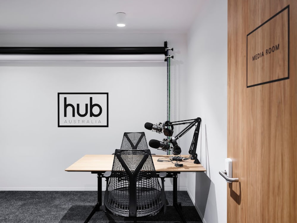 Hub-Parliament Station