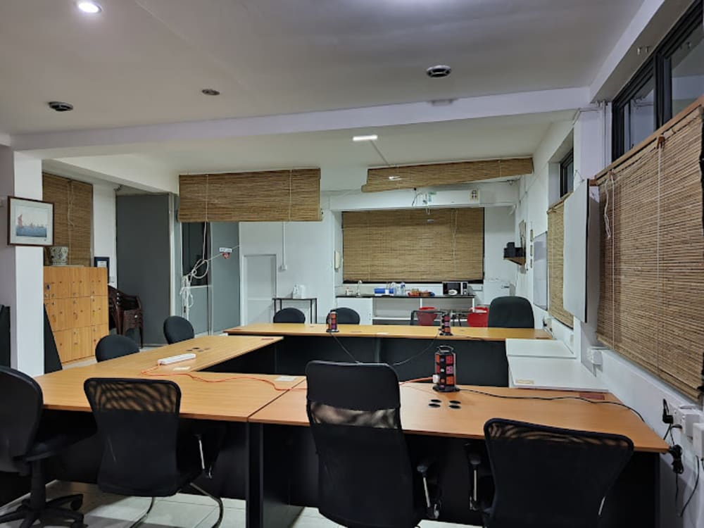 Mount Lavinia Business- Lavinia