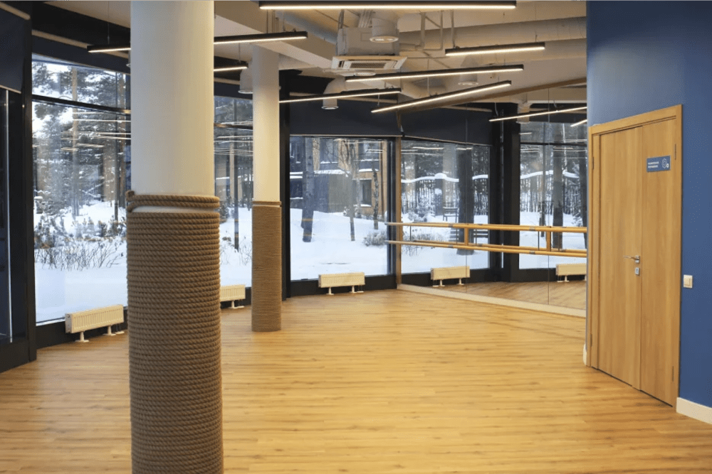 Мы-соседи-Customs Road