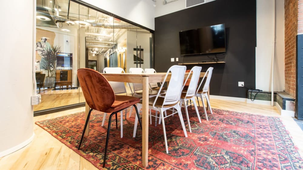 Common Desk 6th And Congress