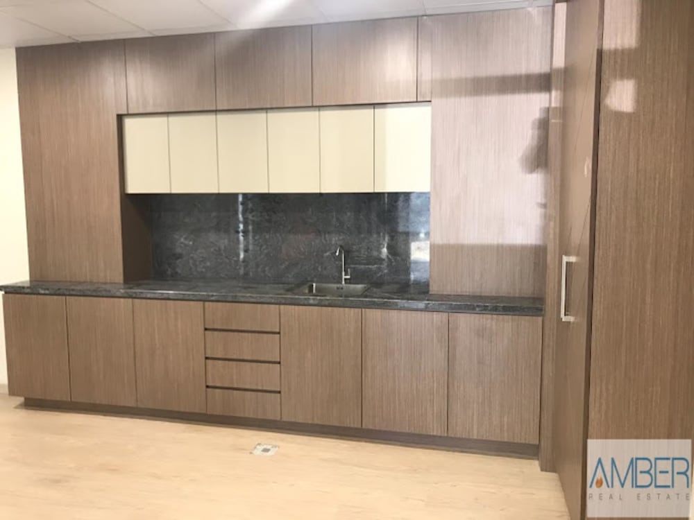 Amber Business Center Tower Plaza Hotel Dubai