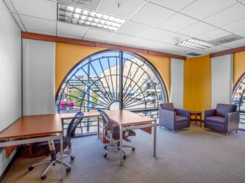 Regus Country Club Plaza