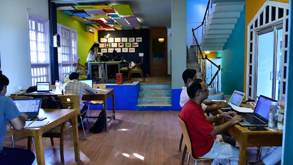 Springhouse Coworking SHGU004