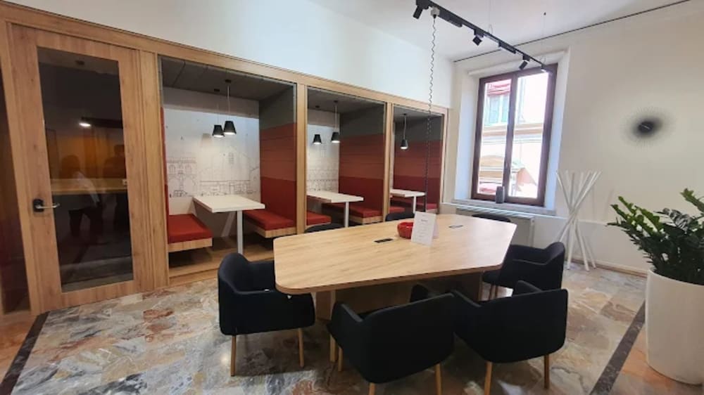 Regus Via del Monte Bologna