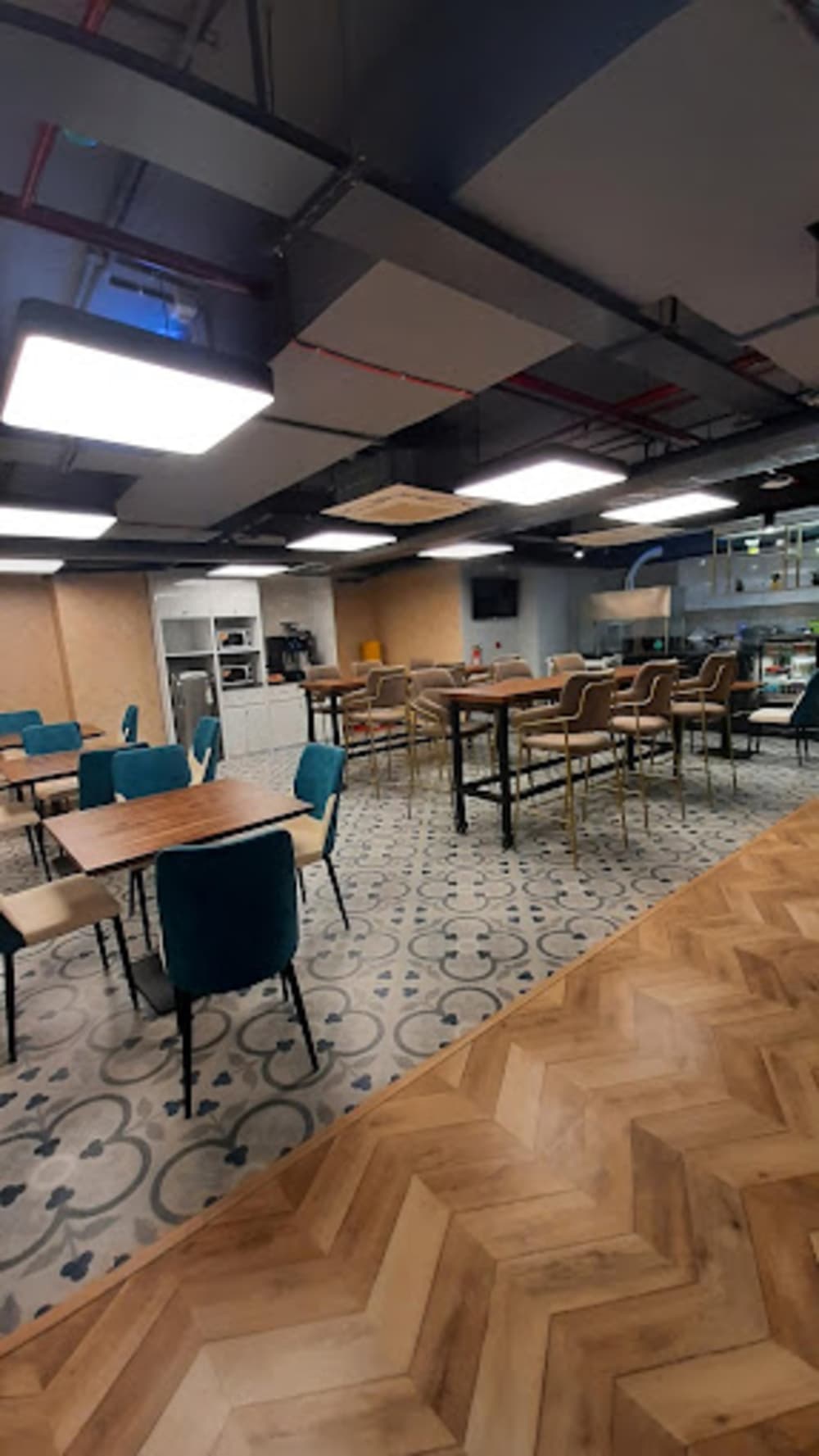 Awfis RE11 Iscon-Ambli