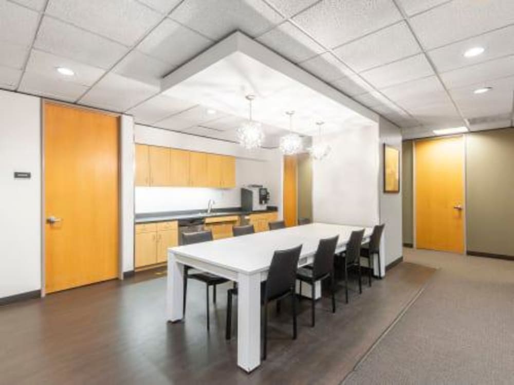 Regus-Southfield Town Center