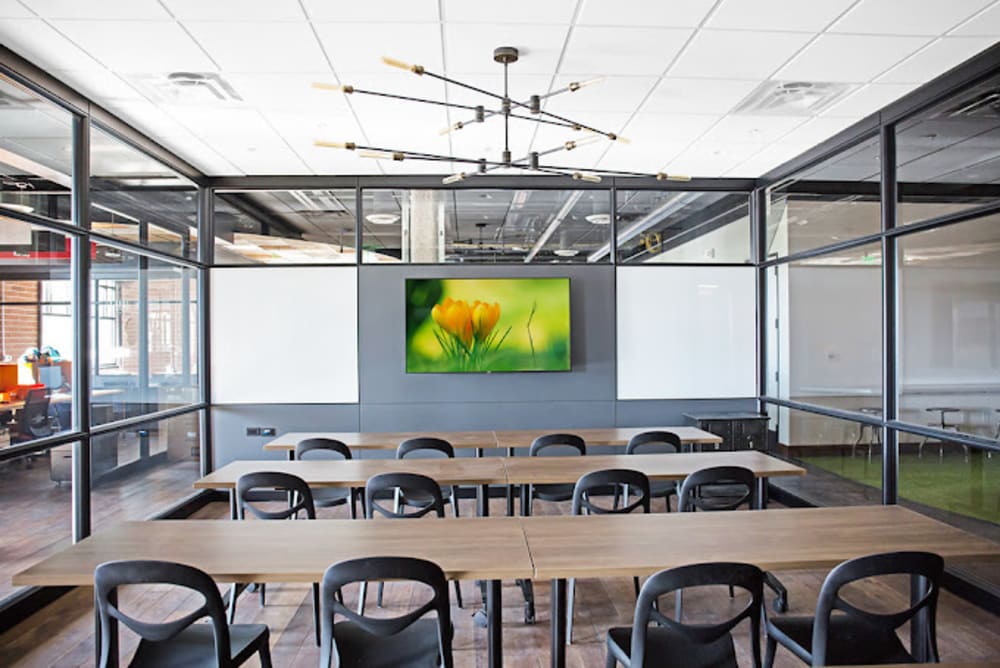 Floor 2 Workspace Gilbert