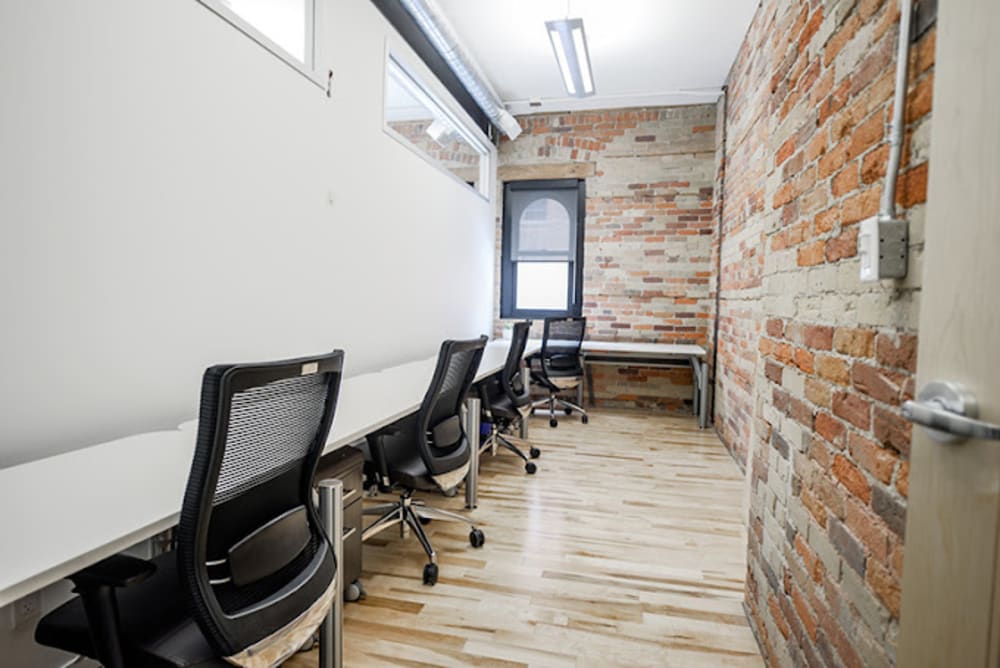 iQ Offices Yonge St- Toronto