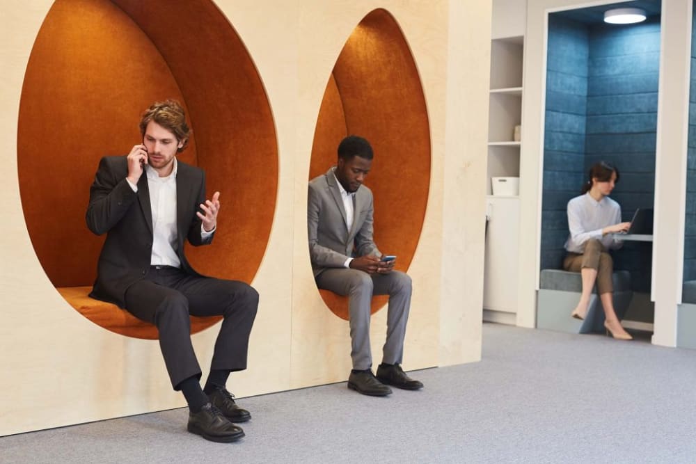 LEADING ZONE BUSINESS CENTRE LLC