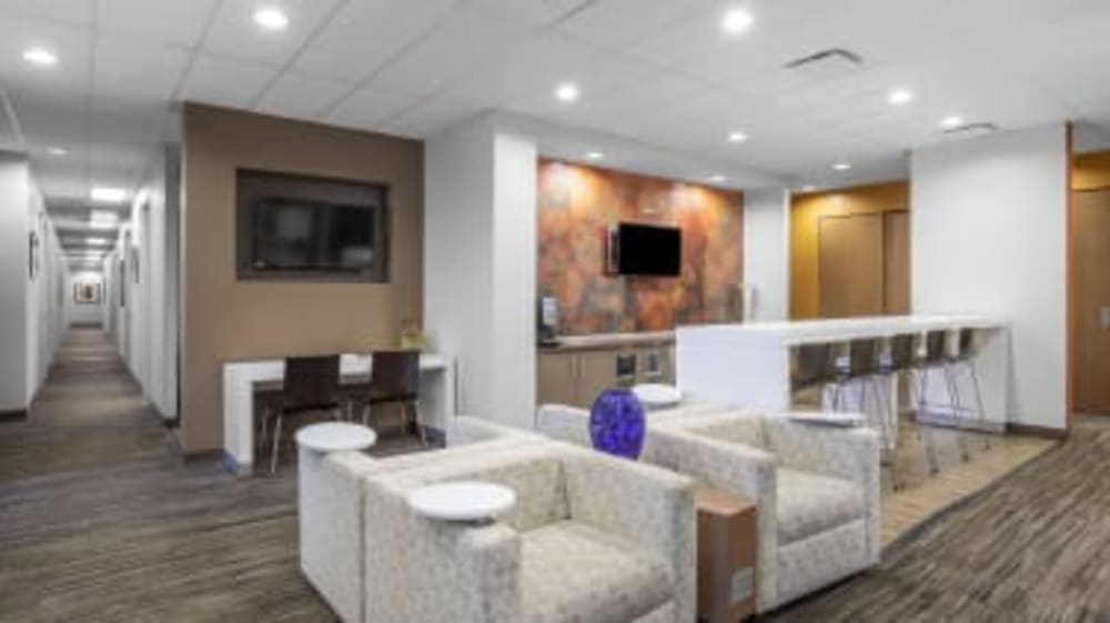 Regus-Crowfoot Centre