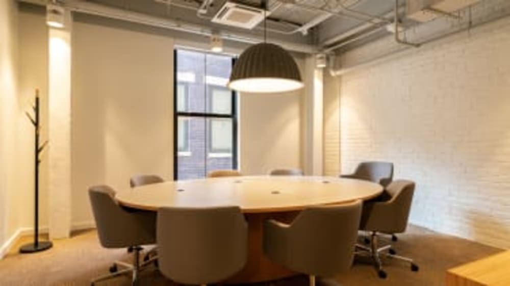 Regus-Macleod Place II