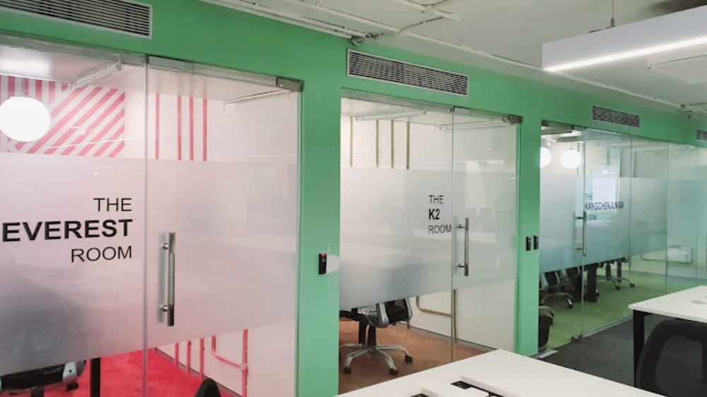 InstaSpaces New Delhi Purana Gora Kala Gola Lalaku