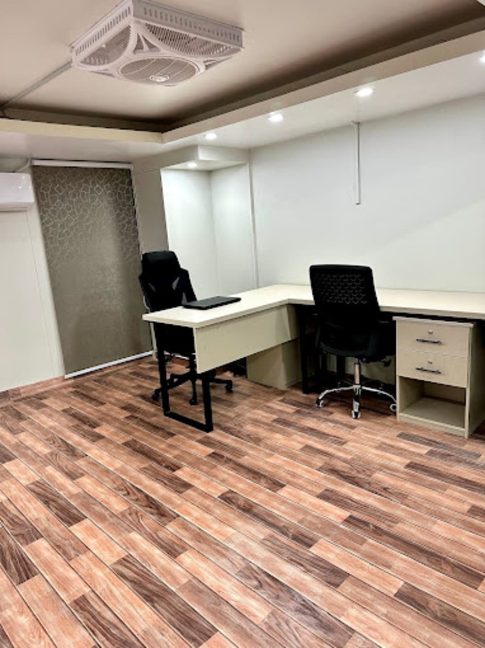 Larr Coworking Space