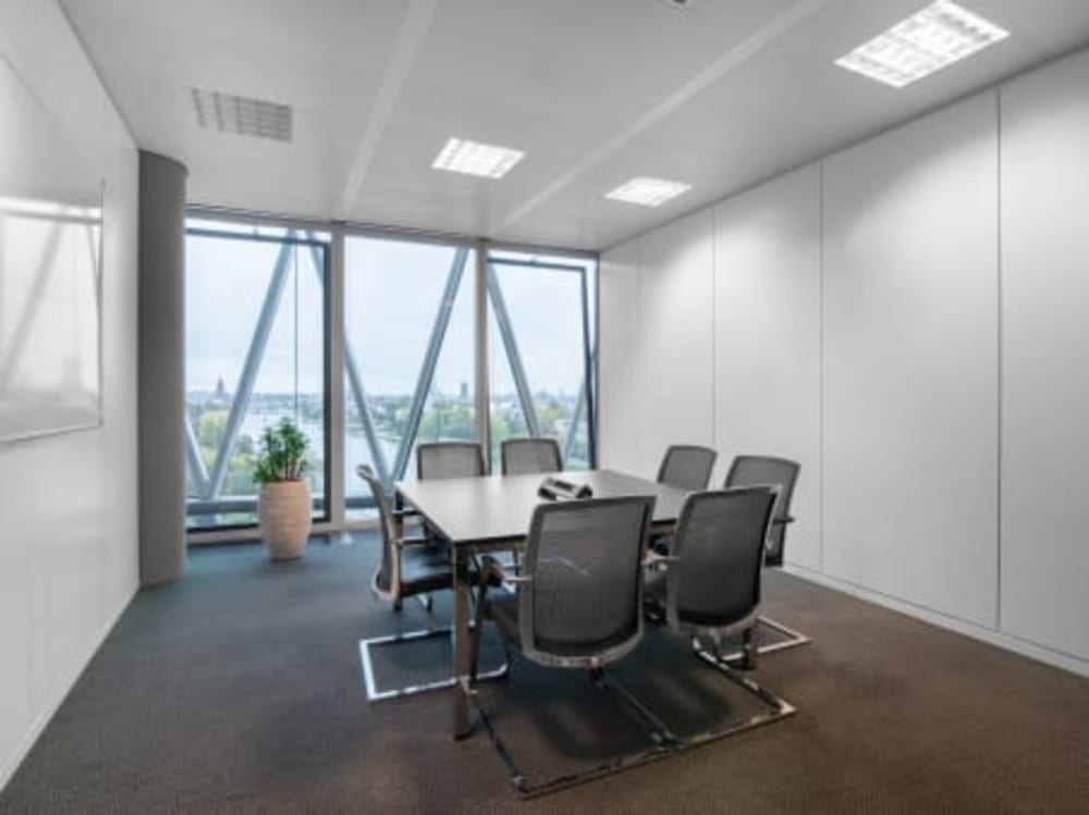 Signature by Regus  Westhafen Tower