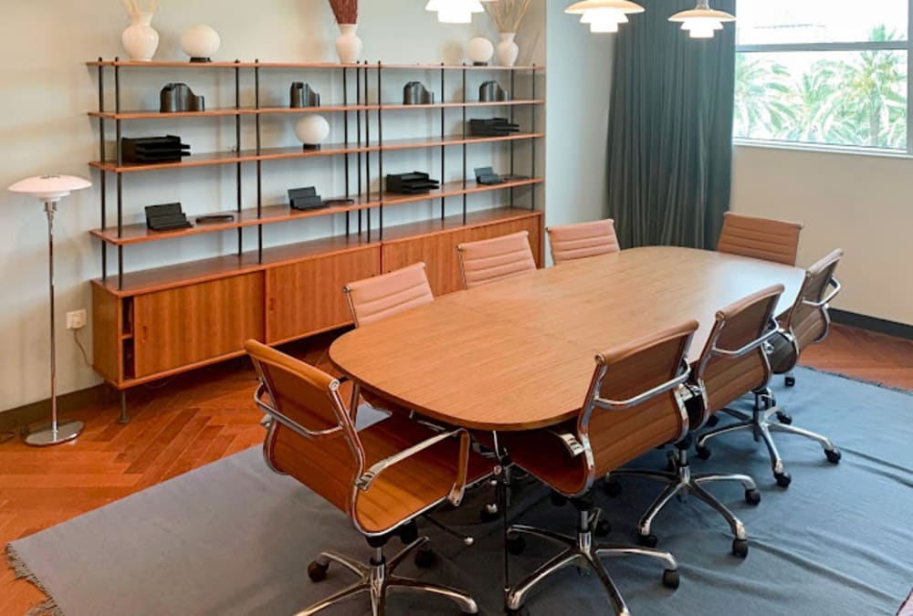 Regus Signature Complex Court Dubai