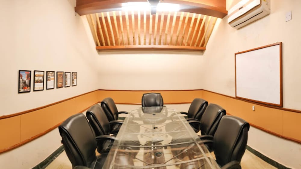 Unboxed C Block Road- Noida