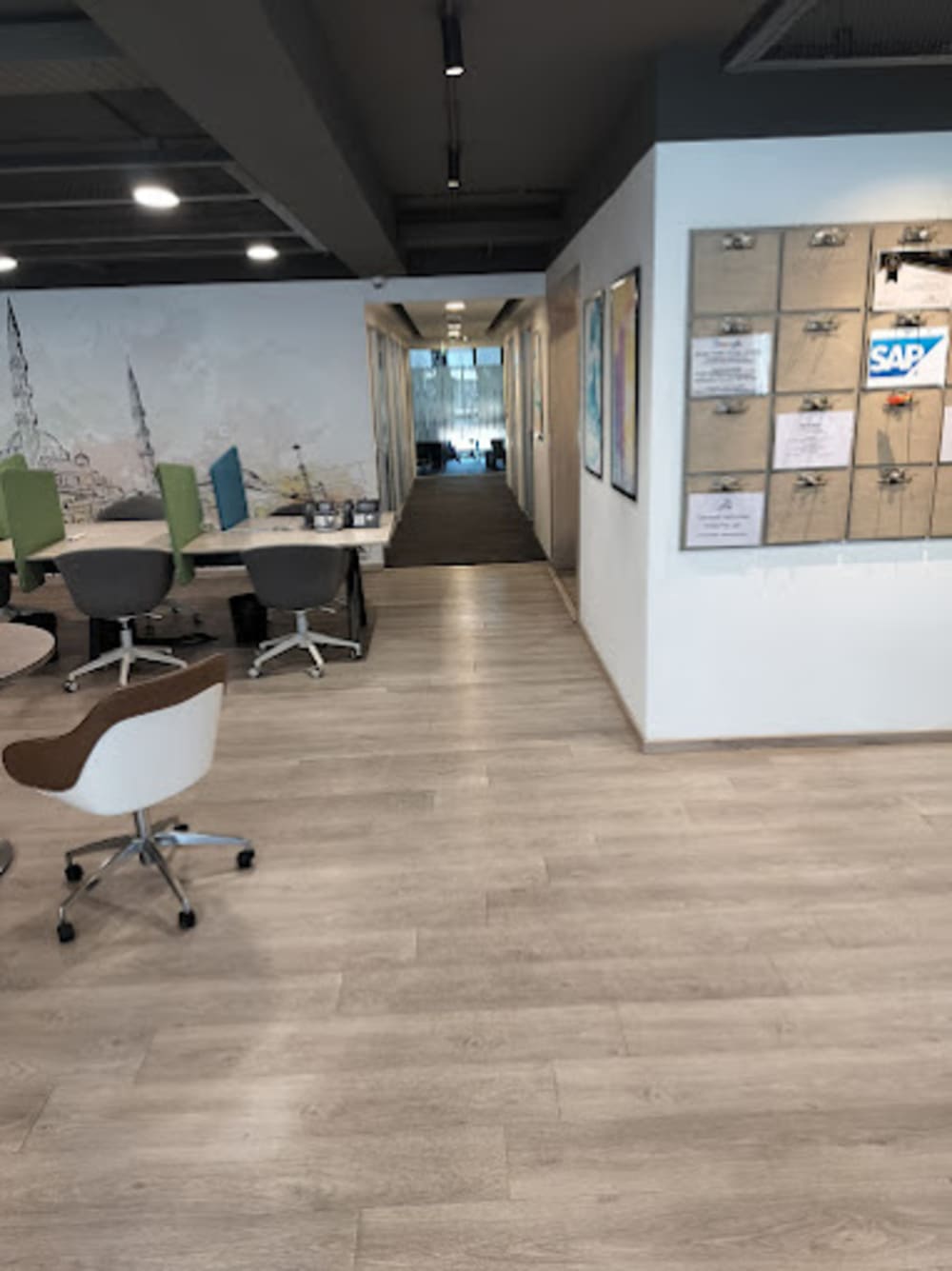 Regus Ratnakar 9 Square-Ahmedabad