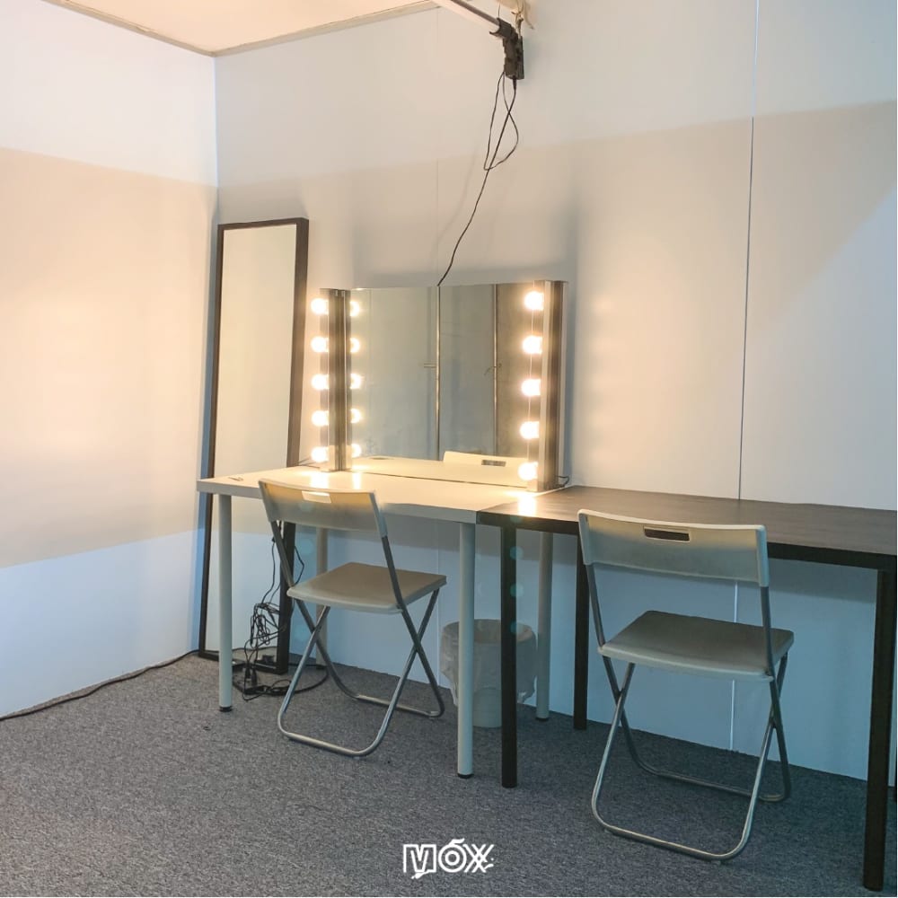 MOX Co Making Creatives GRANDSTAND