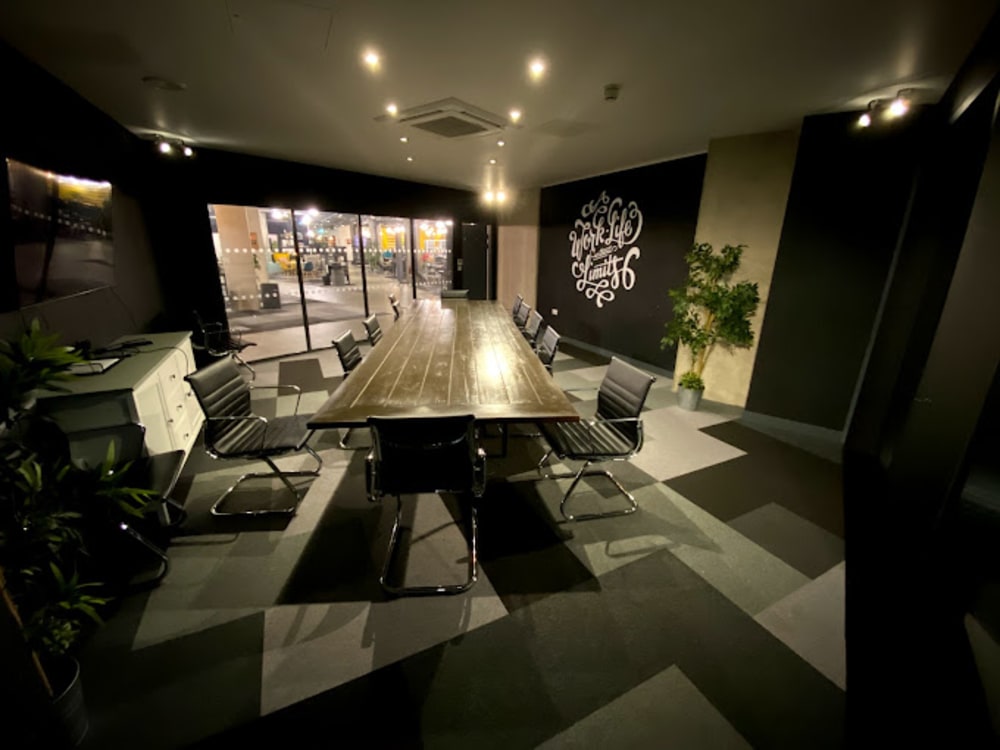 Avenue HQ Mann Island