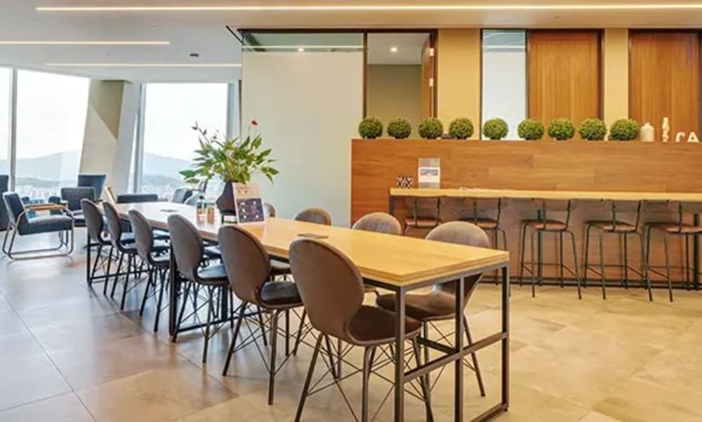 The Executive Centre-International Finance Centre, Three IFC