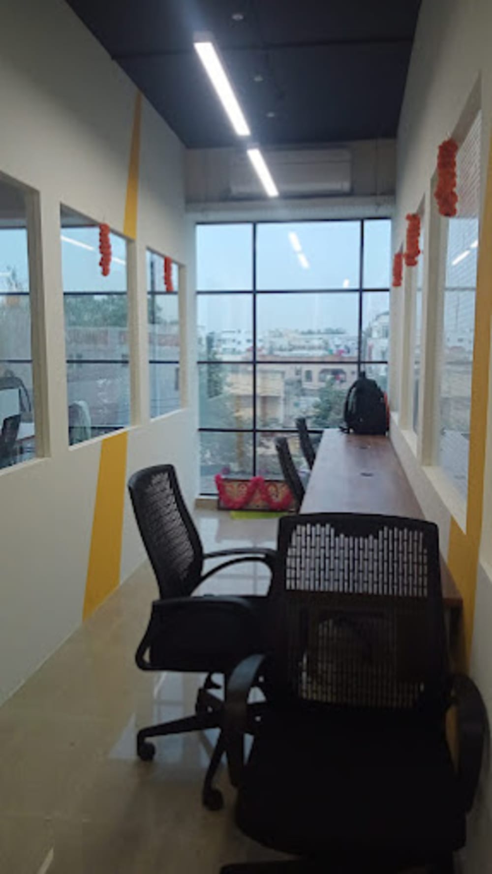 Mikro Grafeio Golden Sunshine- Chennai