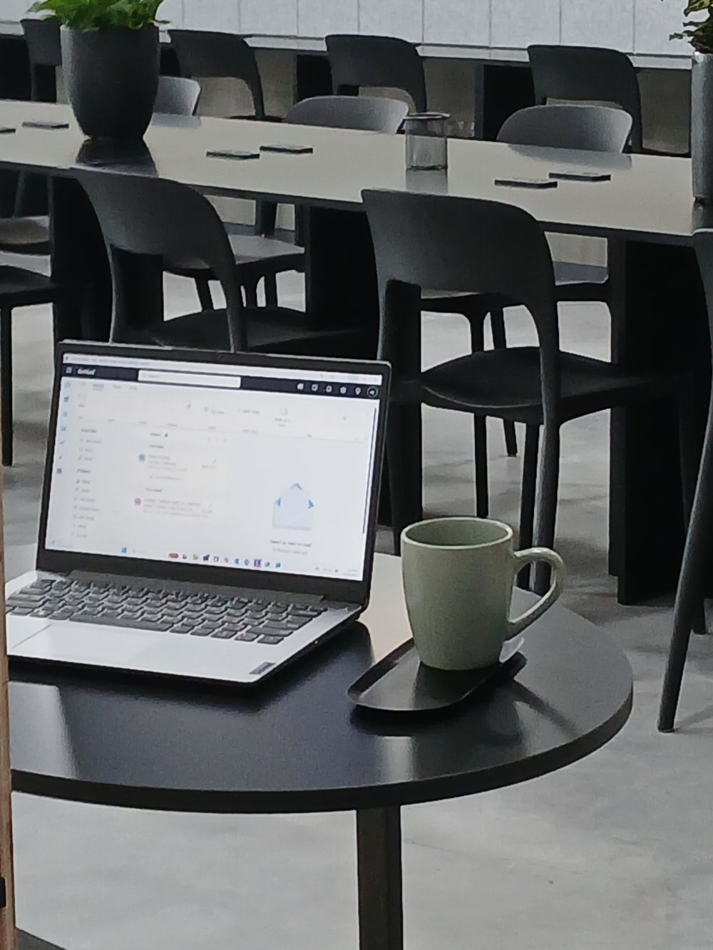 AVANT-GARDE COWORKING SPACES