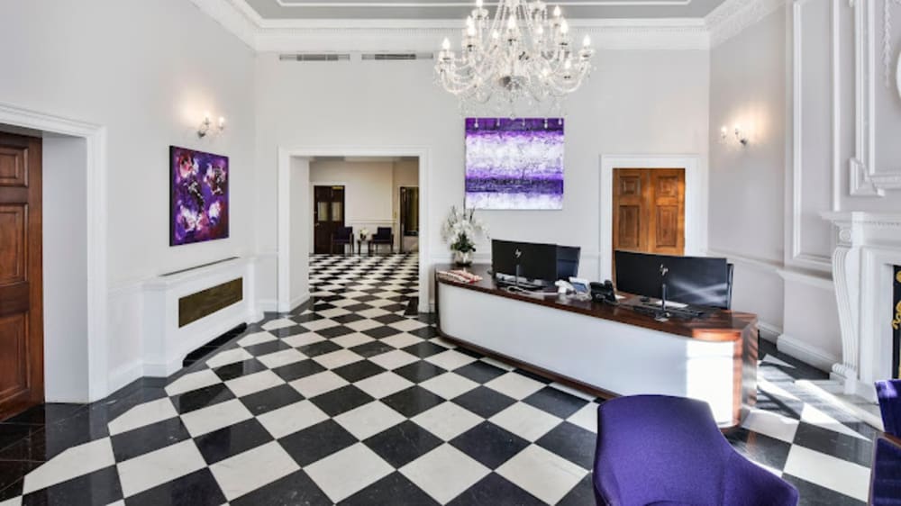 Argyll James's Square London