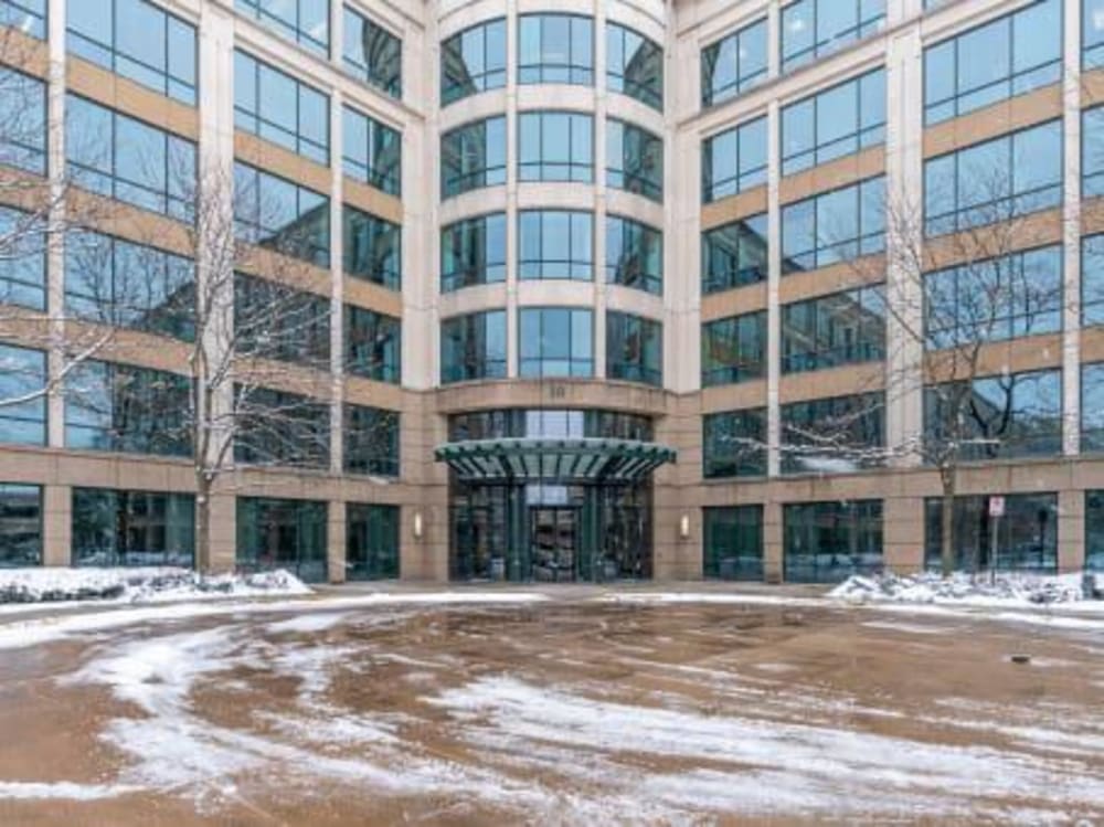 Regus - Schaumburg - Woodfield Preserve