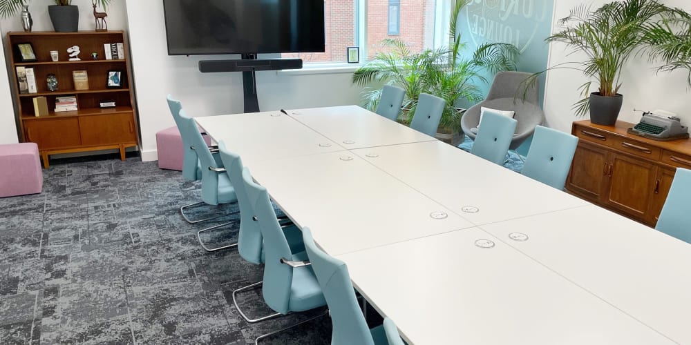 The Curious Lounge Reading