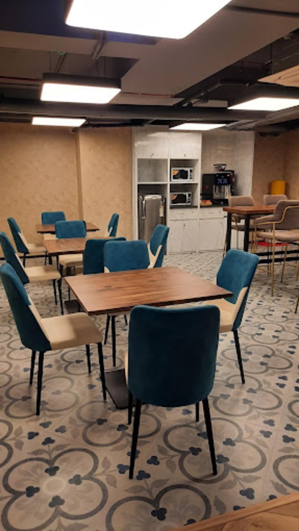 Awfis RE11 Iscon-Ambli