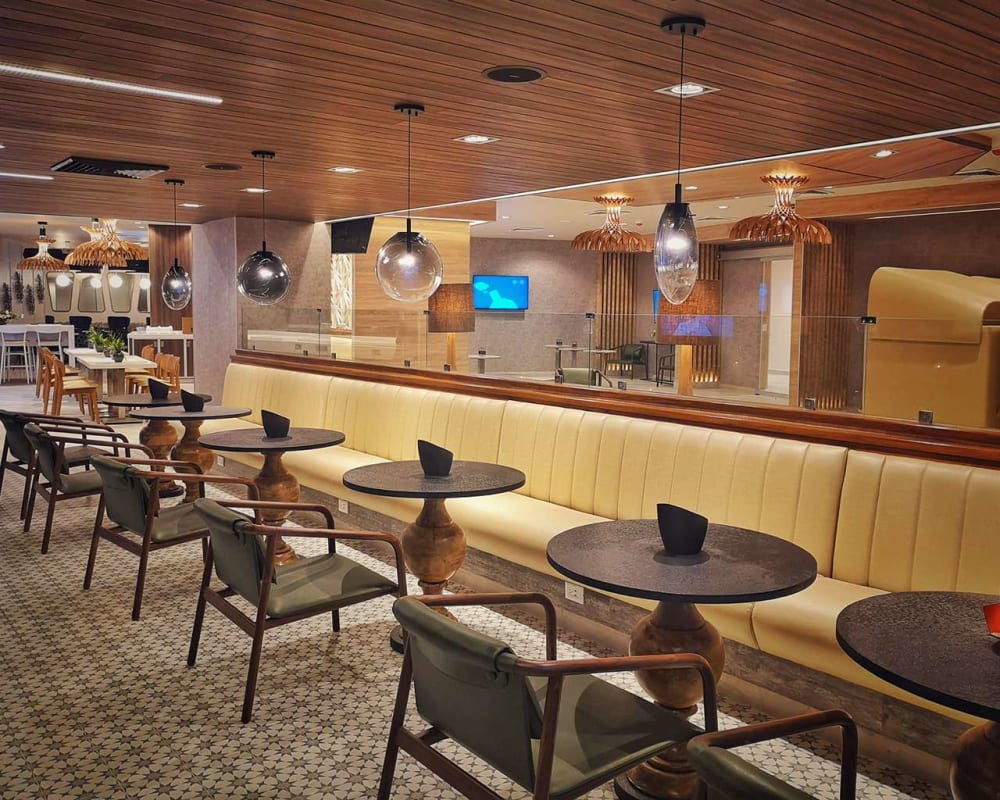 Plaza Premium Lounge MERA Business Lounge Domestic Terminal 4