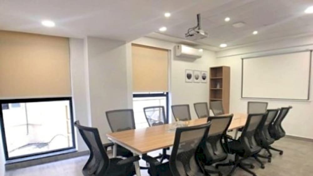 GoFloaters Hybrid Workplace