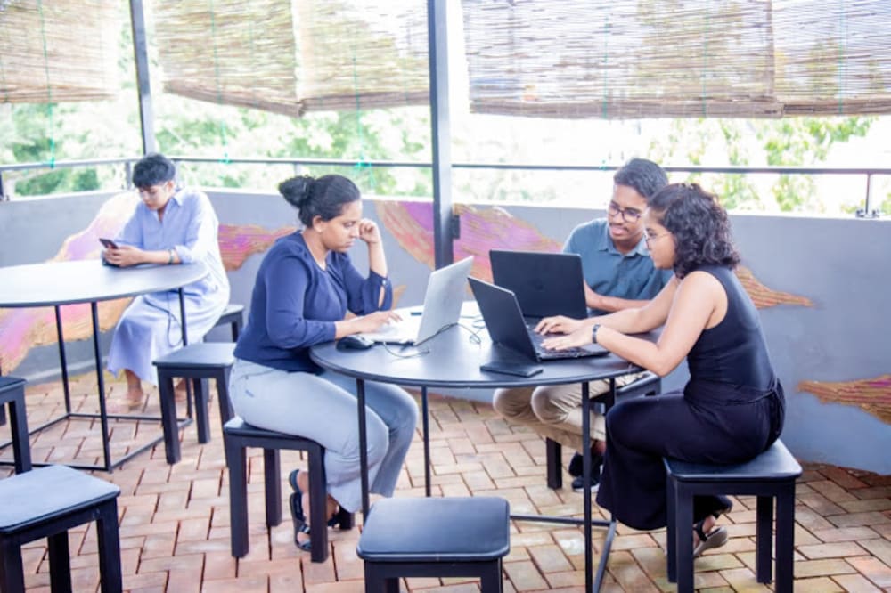 Colour Minds-Sarasavi