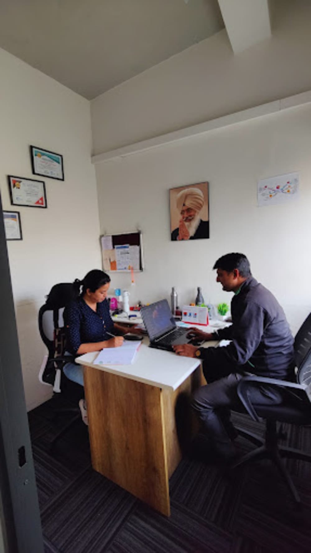 Kendra Helmet Circle Memnagar